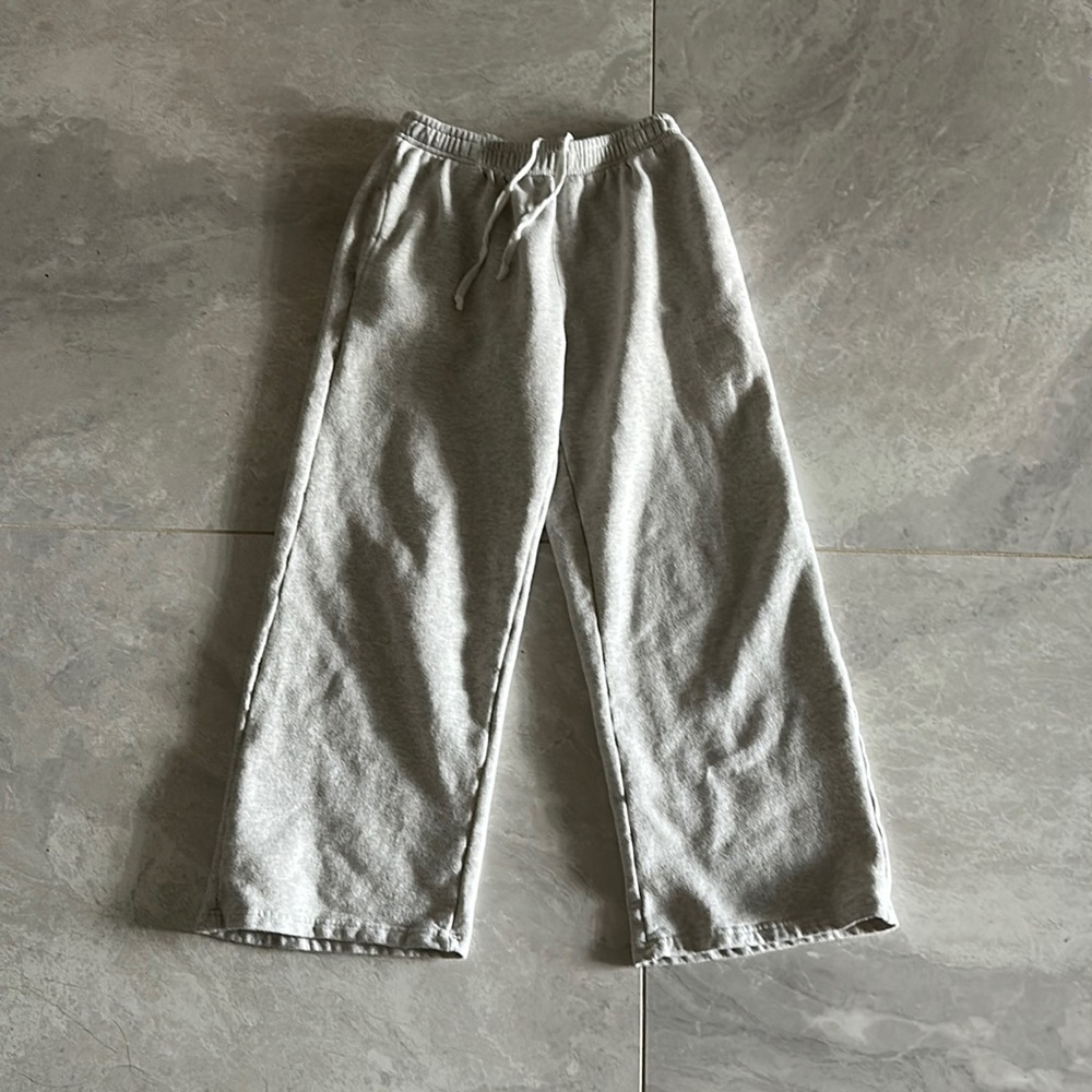 Brandy Melville wide leg sweatpants